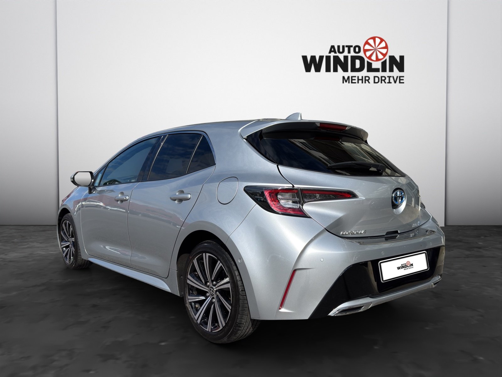 TOYOTA Corolla 2.0 HSD Trend, Full-Hybrid Petrol/Electric, Second hand / Used, Automatic - 3