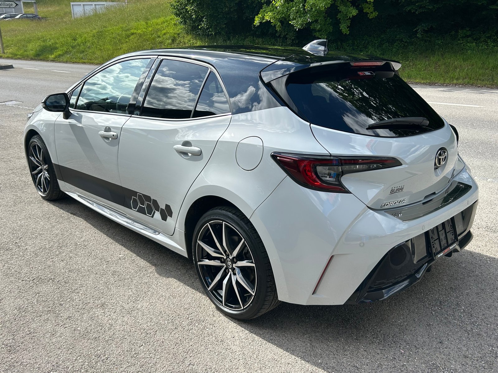 TOYOTA Corolla 2.0 HSD GR Sport e- CVT, Voll-Hybrid Benzin/Elektro, Occasion / Gebraucht, Automatik - 6