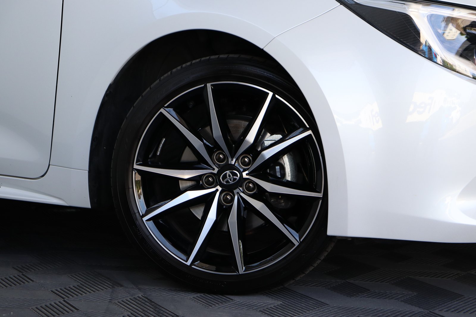 TOYOTA Corolla 2.0 HSD GR Sport e- CVT, Hybride Integrale Benzina/Elettrica, Occasioni / Usate, Automatico - 6