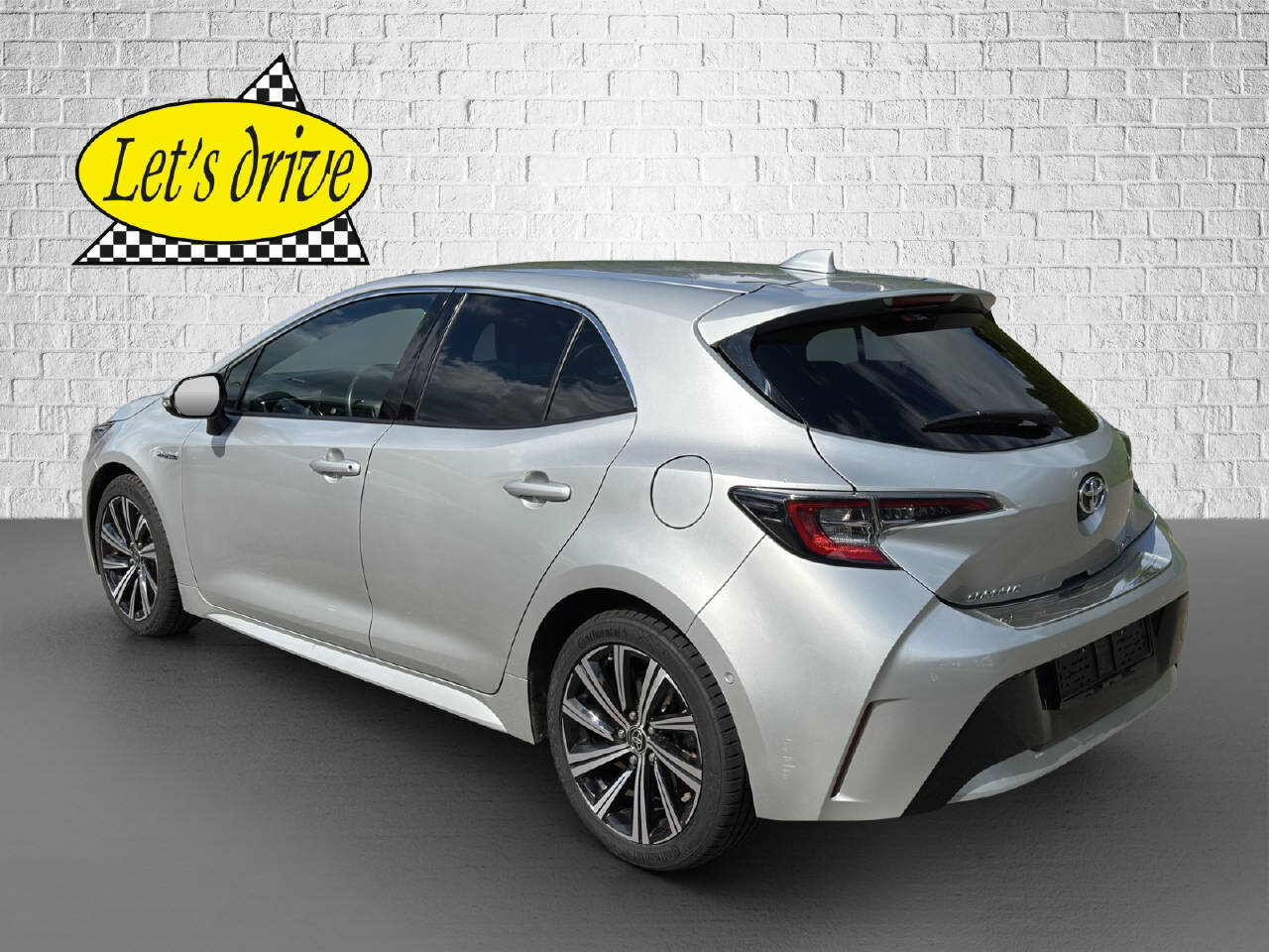 TOYOTA Corolla 1.8 HSD Trend, Full-Hybrid Petrol/Electric, Second hand / Used, Automatic - 4