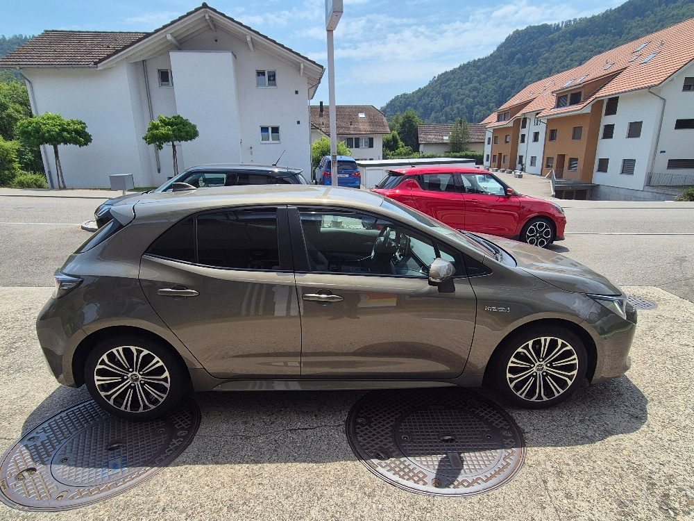 TOYOTA COROLLA 1.8 HSD Active, Voll-Hybrid Benzin/Elektro, Occasion / Gebraucht, Automatik - 5