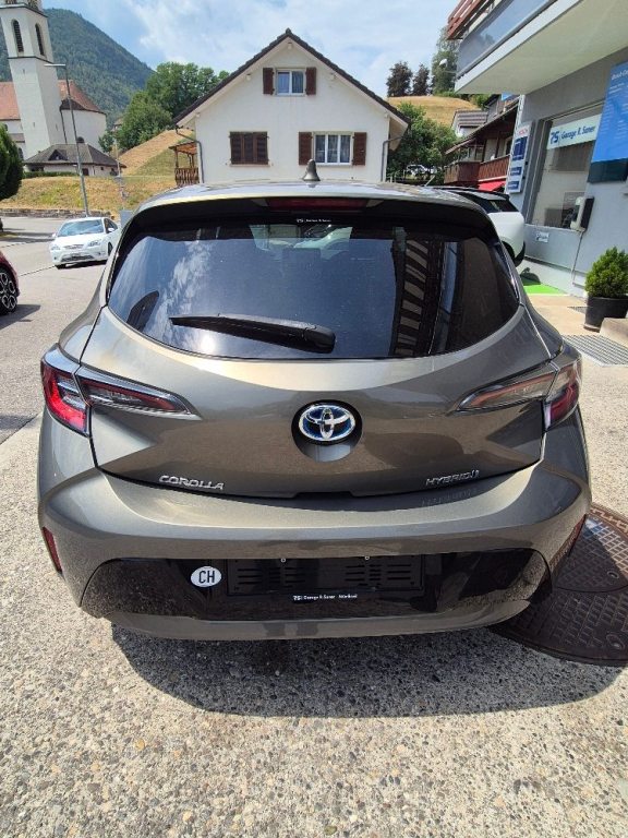 TOYOTA COROLLA 1.8 HSD Active, Voll-Hybrid Benzin/Elektro, Occasion / Gebraucht, Automatik - 7