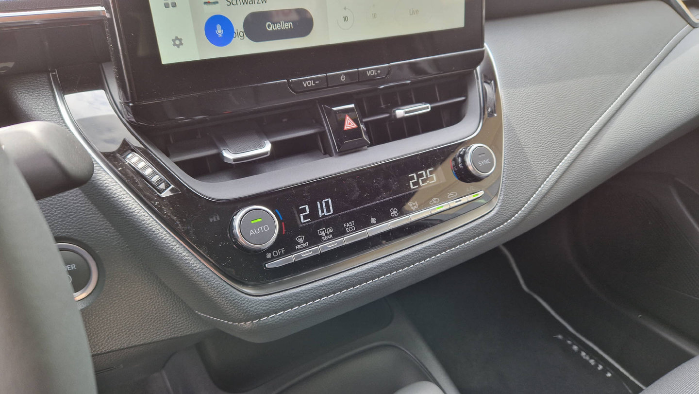 TOYOTA Corolla 1.8 HSD Comfort, Voll-Hybrid Benzin/Elektro, Vorführwagen, Automat - 6