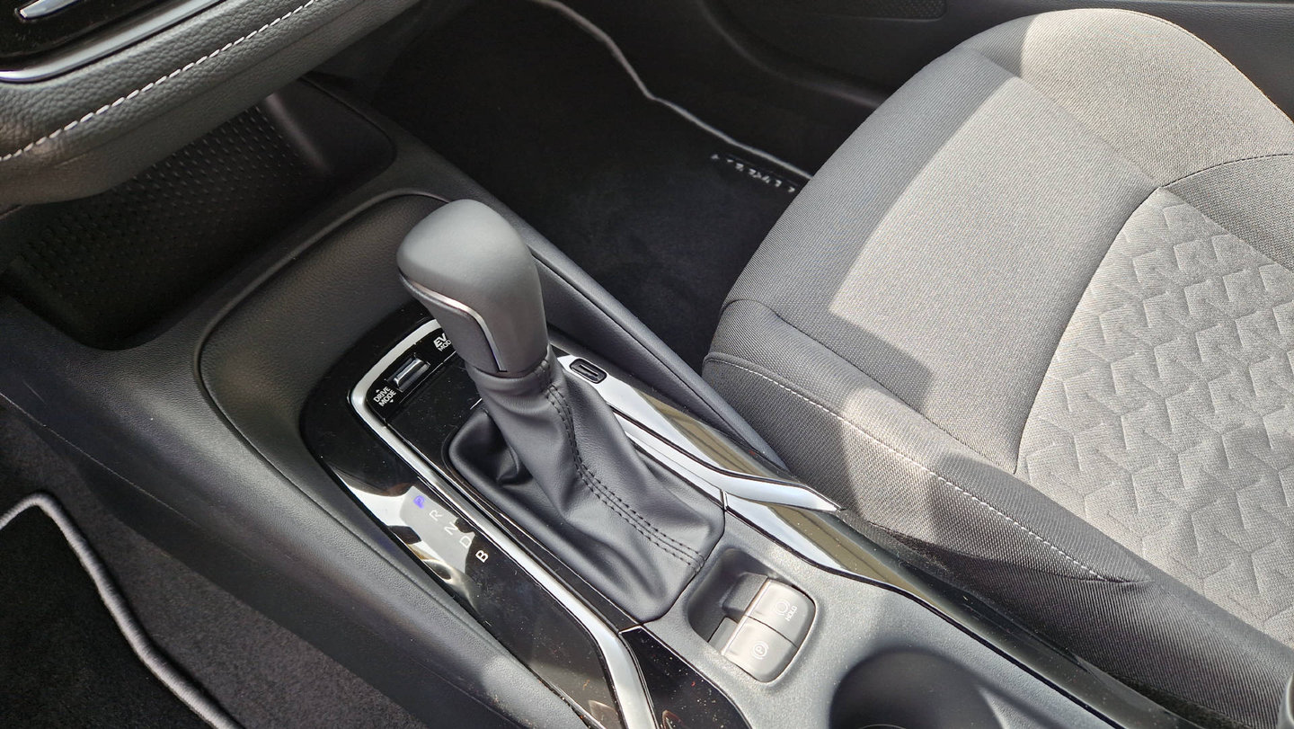 TOYOTA Corolla 1.8 HSD Comfort, Voll-Hybrid Benzin/Elektro, Vorführwagen, Automat - 7