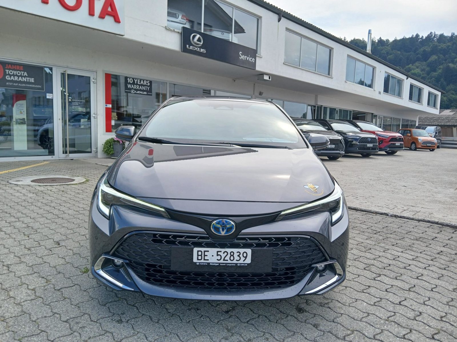 TOYOTA Corolla 2.0 HSD Trend, Full-Hybrid Petrol/Electric, Ex-demonstrator, Automatic - 2