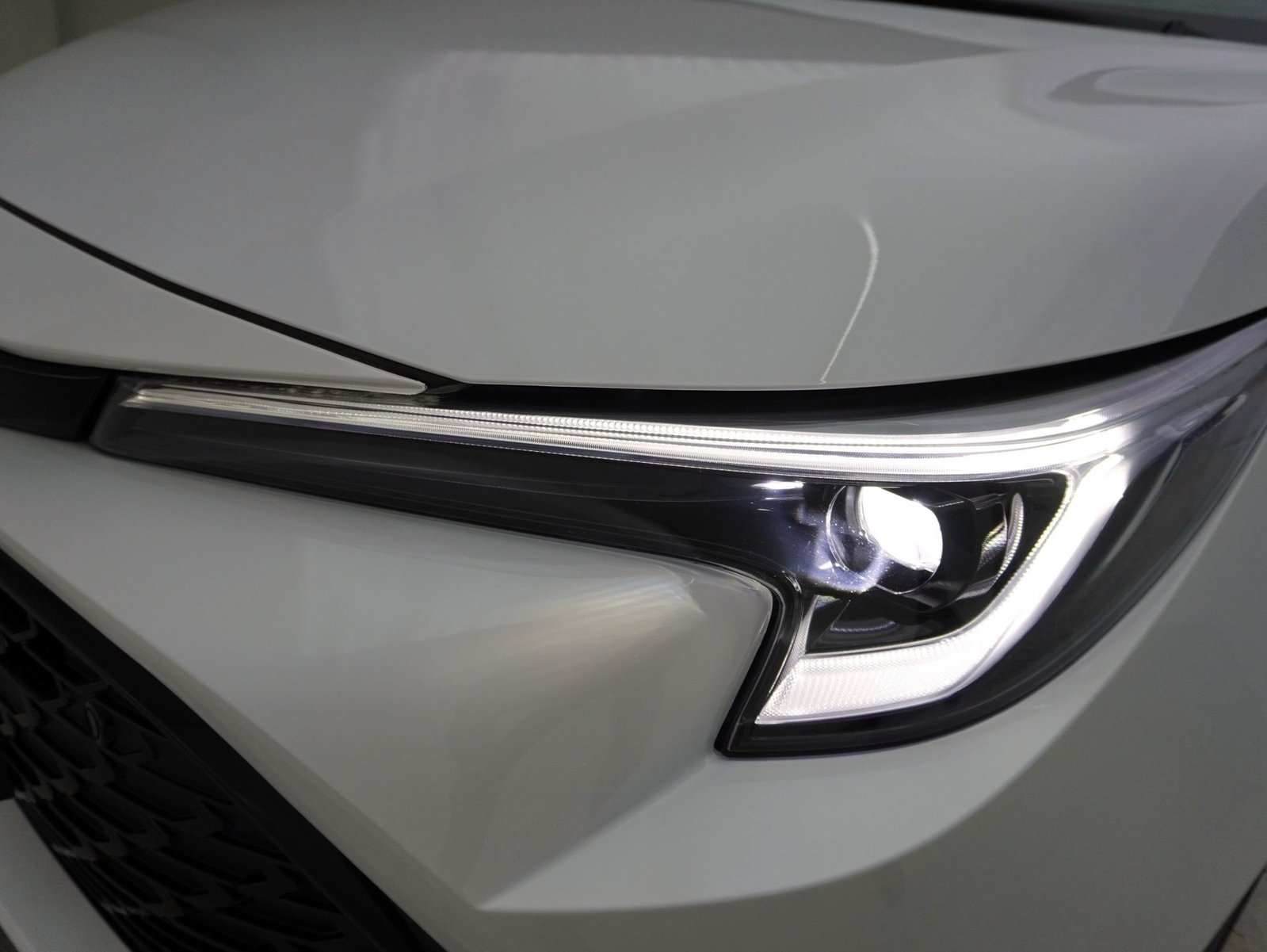 TOYOTA Corolla 2.0 HSD Trend ** Trend Plus **, Voll-Hybrid Benzin/Elektro, Vorführwagen, Automatik - 7