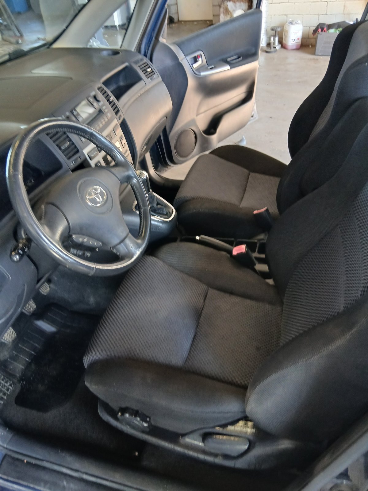TOYOTA Corolla Verso 1.8 Linea Terra Family, Petrol, Second hand / Used, Manual - 7