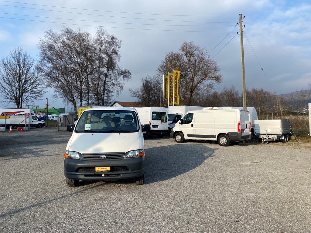 TOYOTA HI-ACE D-4D 9 Plätze, Diesel, Occasioni / Usate, Manuale - 2