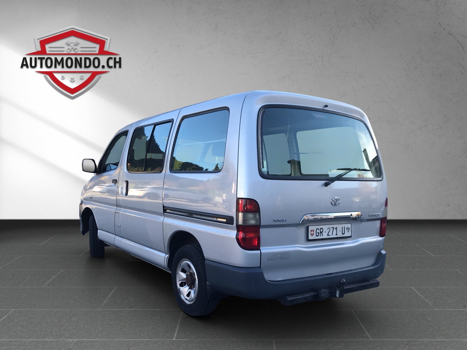 TOYOTA Hiace D-4D Van 4WD SWB, Diesel, Occasion / Gebraucht, Handschaltung - 4