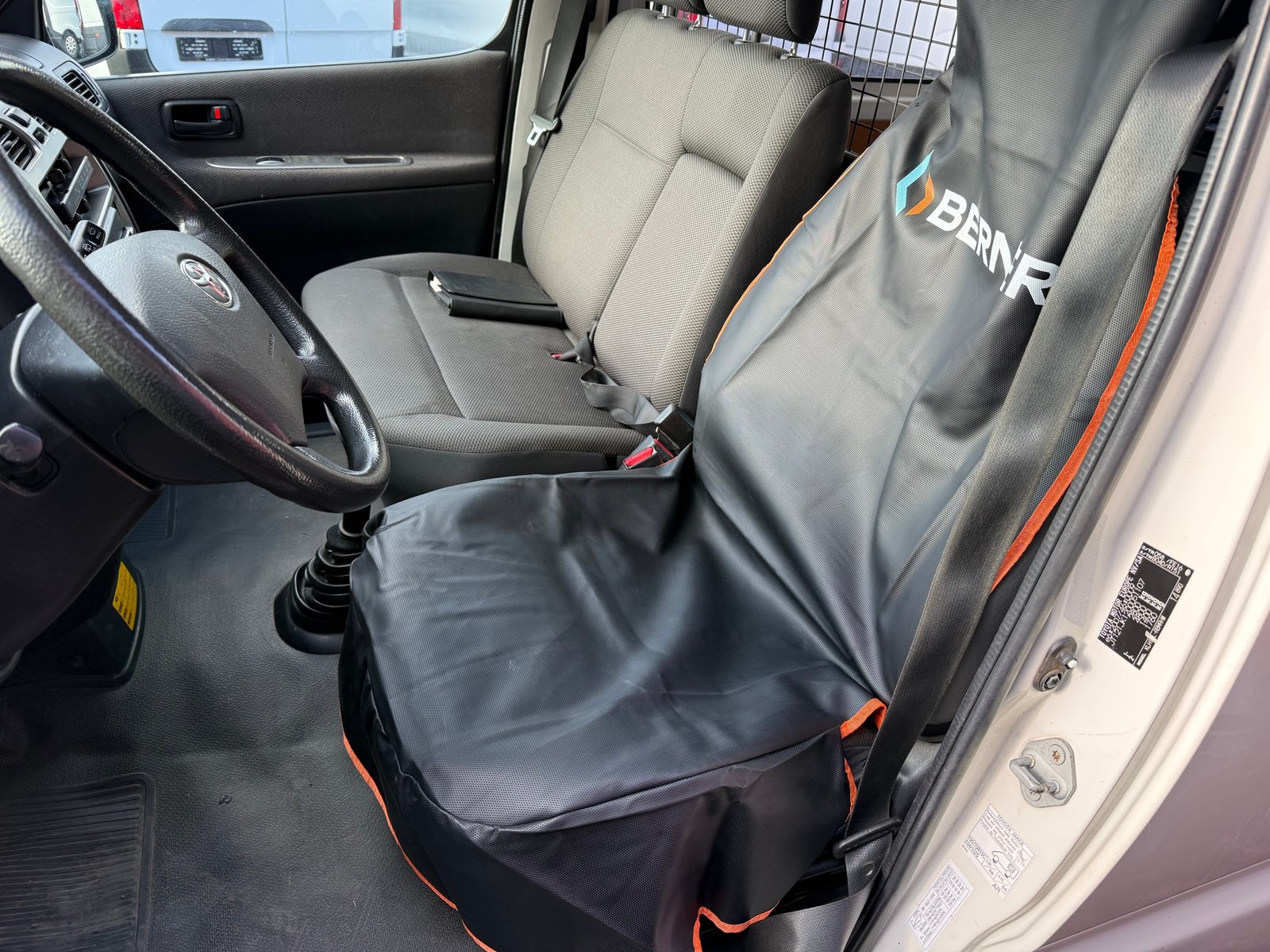 TOYOTA Hiace D-4D Van SWB, Diesel, Occasion / Utilisé, Manuelle - 6