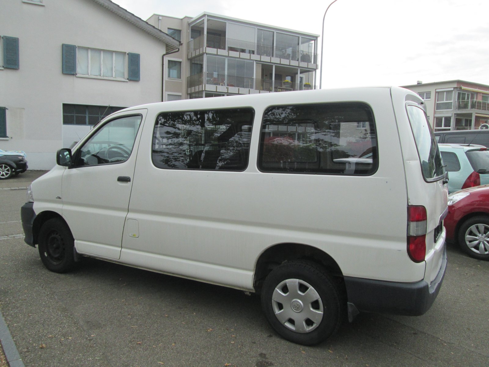 TOYOTA Hiace D-4D Van SWB, Diesel, Occasion / Utilisé, Manuelle - 3