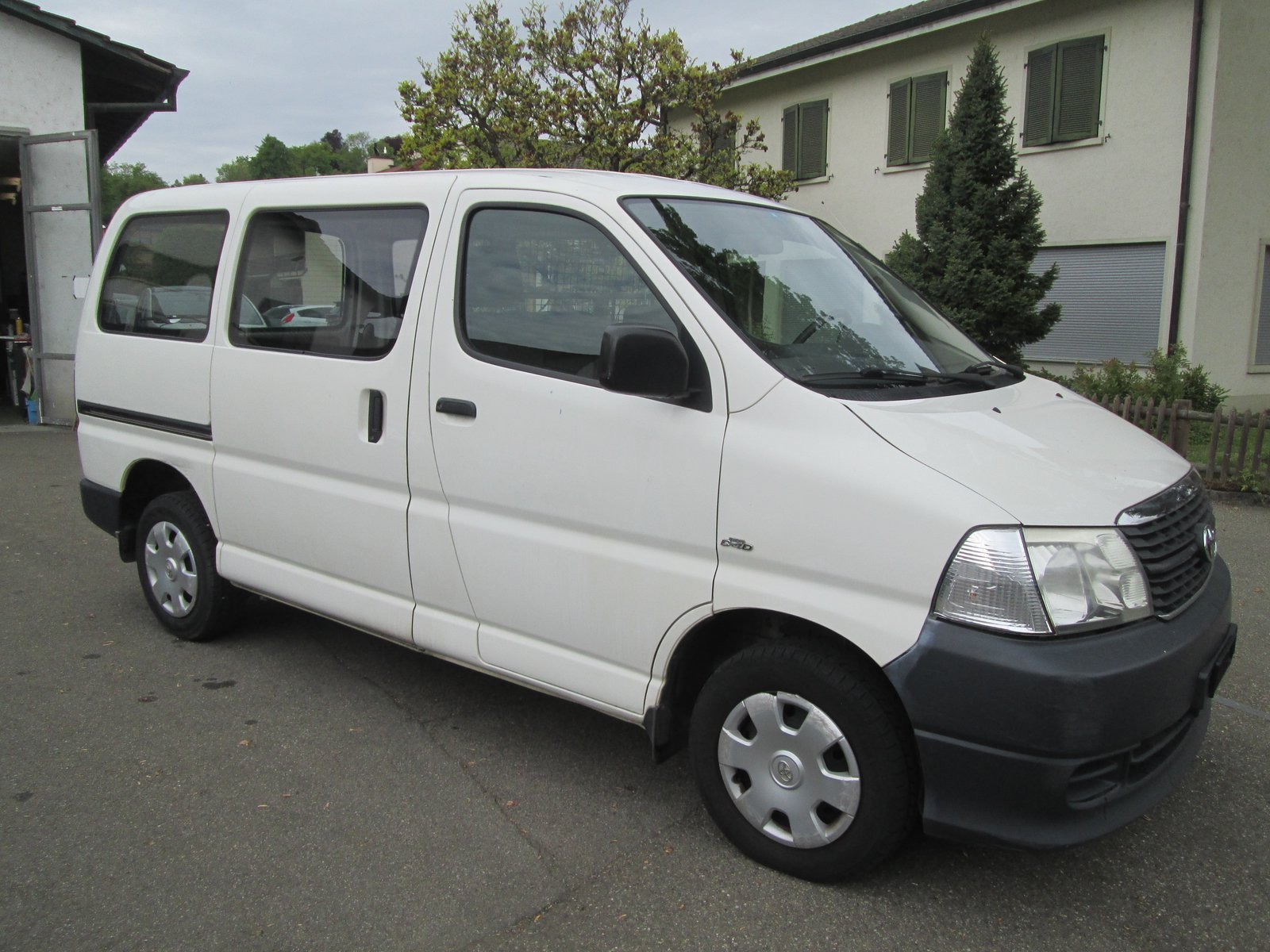 TOYOTA Hiace D-4D Van SWB, Diesel, Occasion / Utilisé, Manuelle - 6