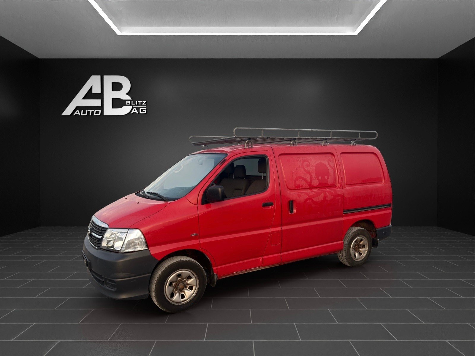 TOYOTA Hiace D-4D Van 4WD SWB, Diesel, Second hand / Used, Manual - 2