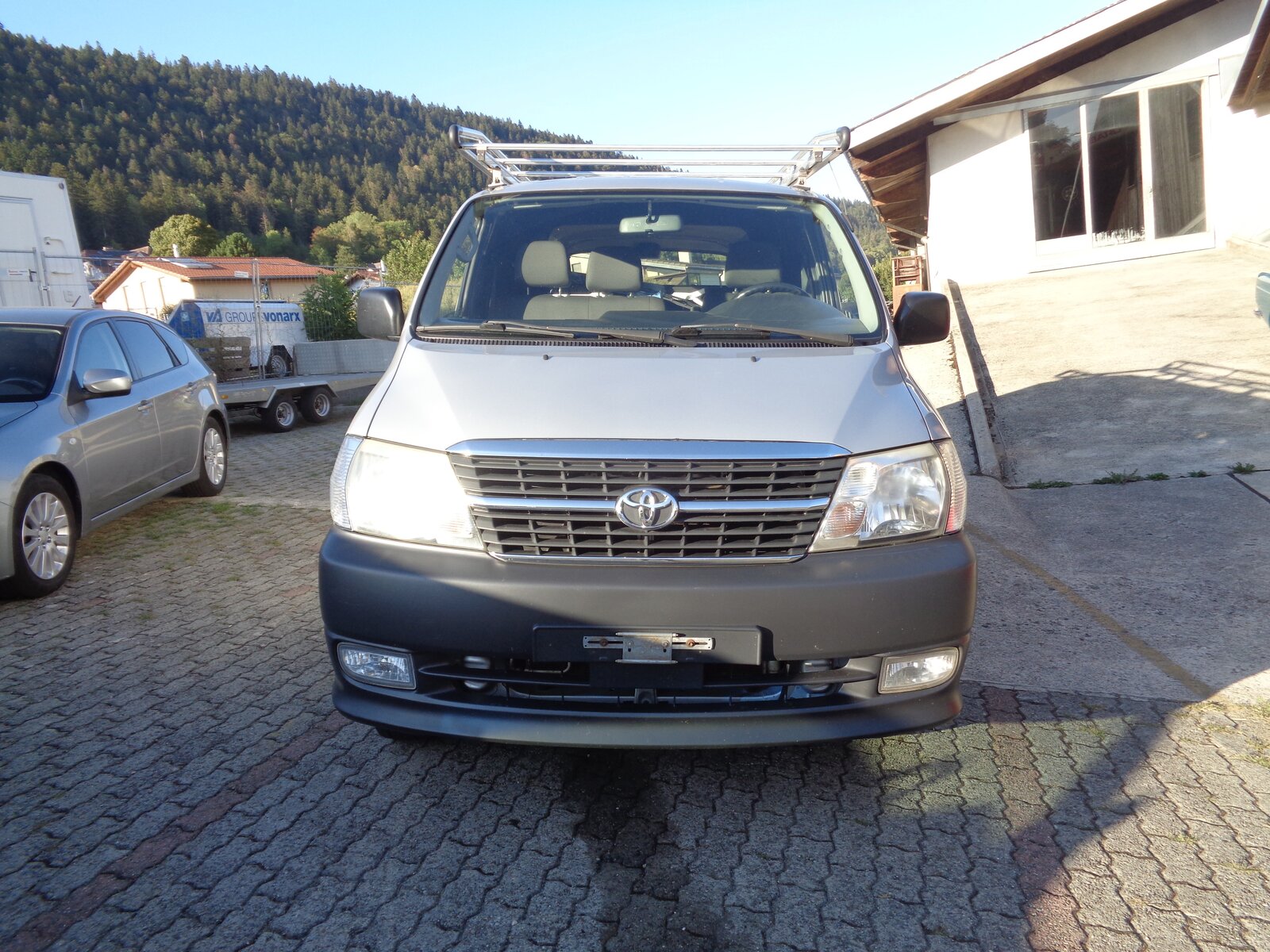 TOYOTA Hiace D-4D Van 4WD LWB