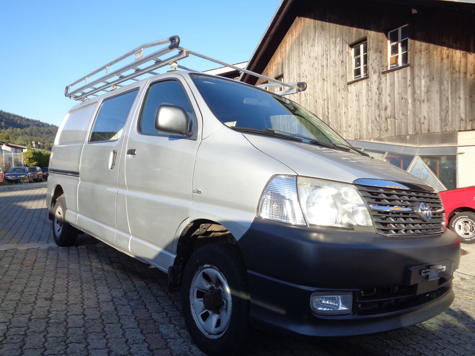 TOYOTA Hiace D-4D Van 4WD LWB, Diesel, Second hand / Used, Manual - 3