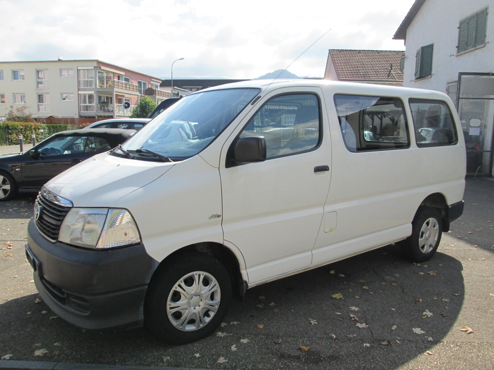 TOYOTA Hiace D-4D Van SWB