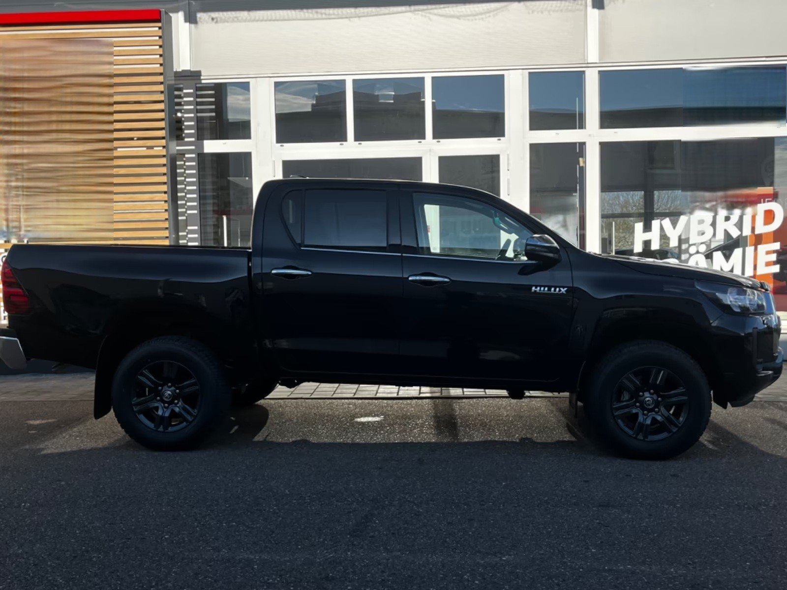 TOYOTA Hilux 2.4d Comfort Double Cab 4x4 A, Diesel, Voiture nouvelle, Automatique - 3