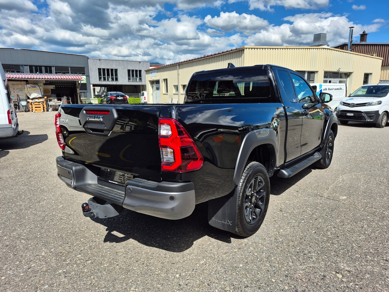 TOYOTA Hilux 2.8D-4D Invincible Extra Cab 4x4 A, Diesel, Voiture nouvelle, Automatique - 5