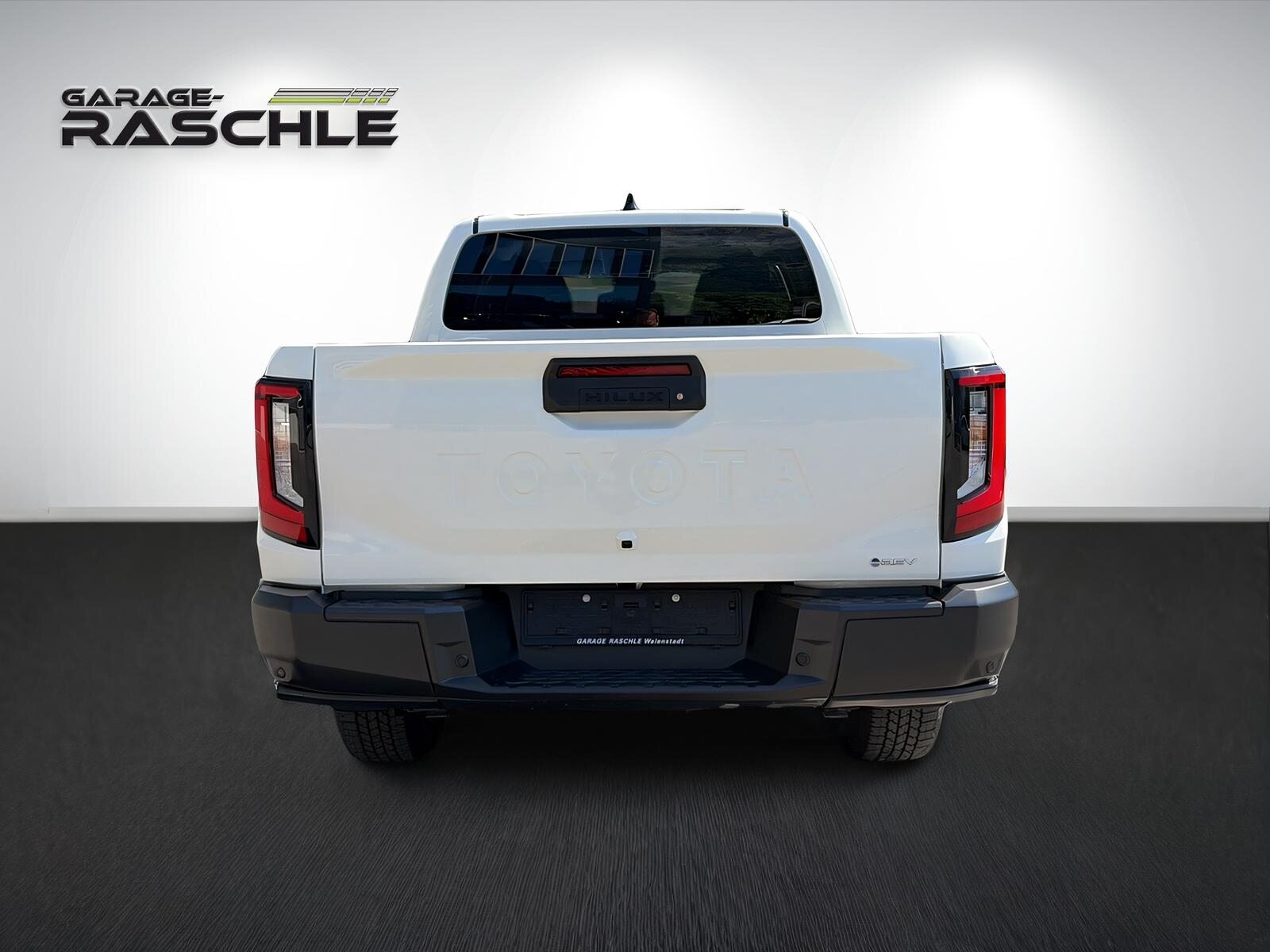 TOYOTA Hilux Double Cab.-Pick-up 59KWh Style, Electric, New car, Automatic - 5