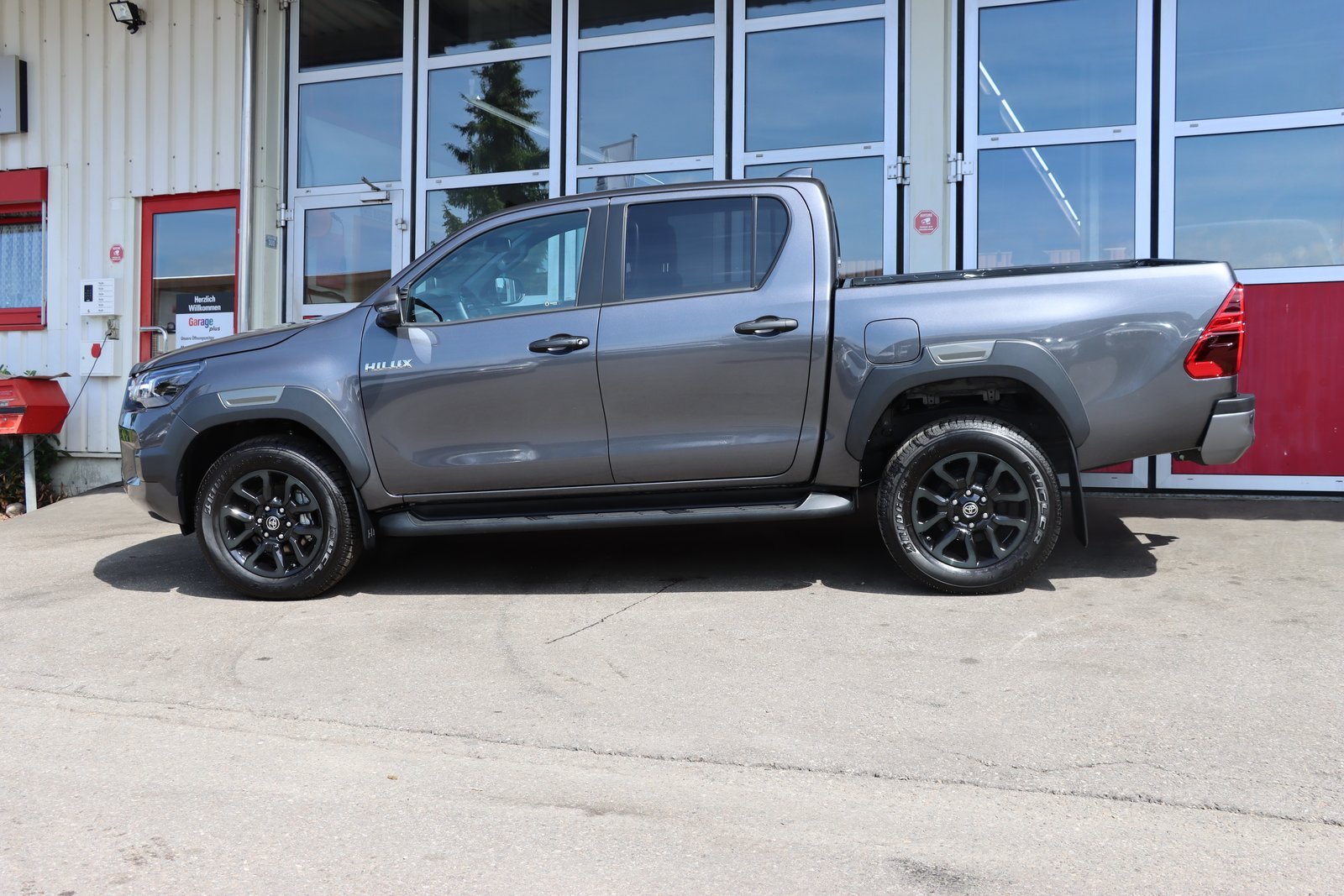 TOYOTA Hilux 2.8D-4D Invincible Double Cab 4x4 A, Diesel, New car, Automatic - 6