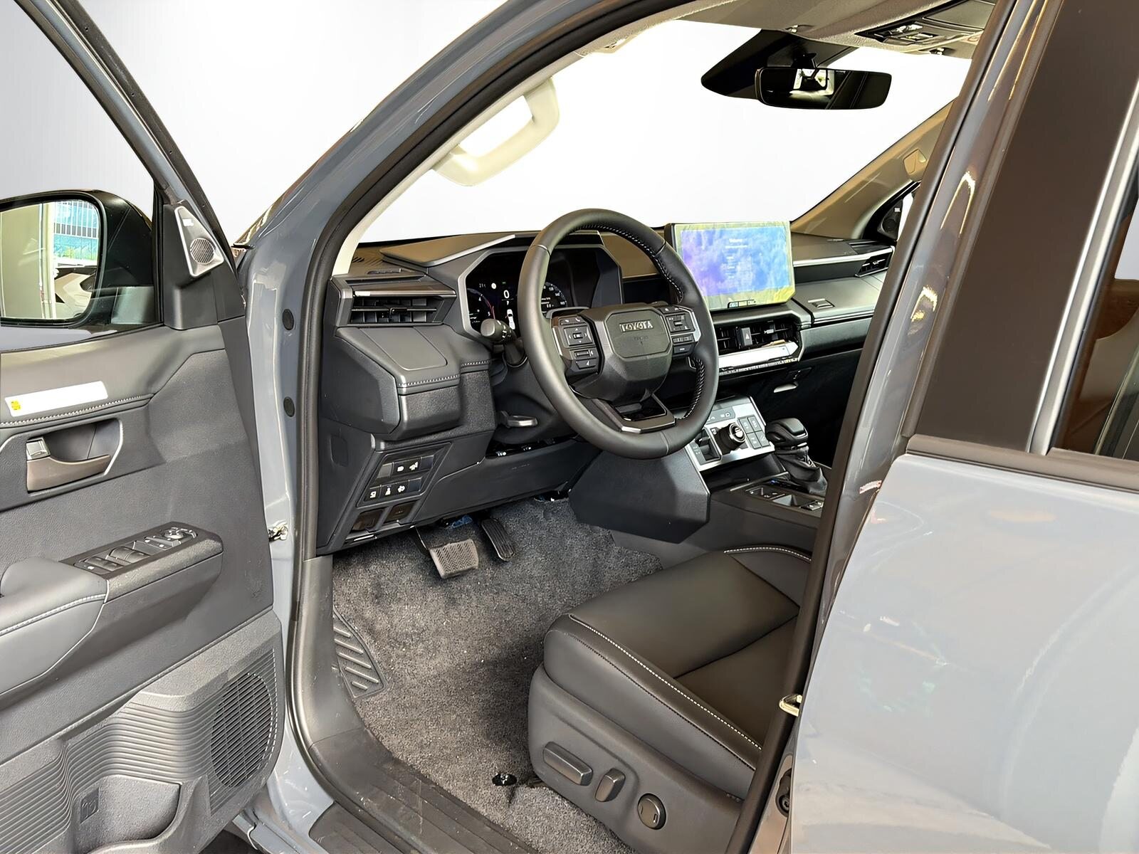 TOYOTA Hilux Double Cab.-Pick-up 2.8 D-4D MHEV 204 Invincible, Mild-Hybrid Diesel/Electric, New car, Automatic - 7