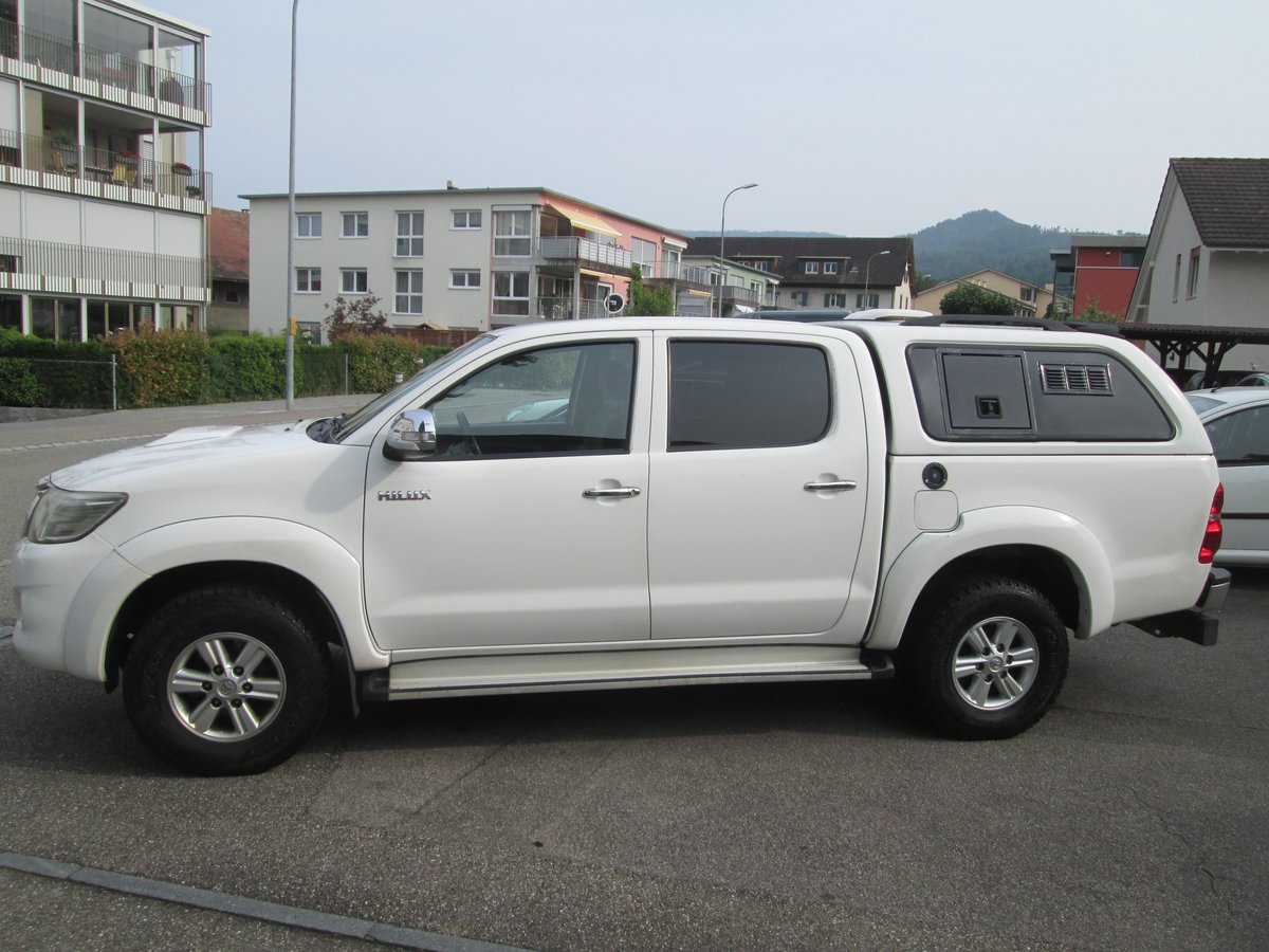 TOYOTA Hilux 3.0 4WD Double Cab Sol Premium A, Diesel, Occasion / Utilisé, Automatique - 2
