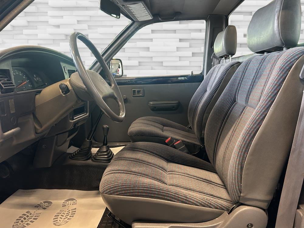 TOYOTA Hilux RN 110L-CRMDEW (X-TRA) Alubrücke, Benzin, Occasion / Gebraucht, Handschaltung - 5