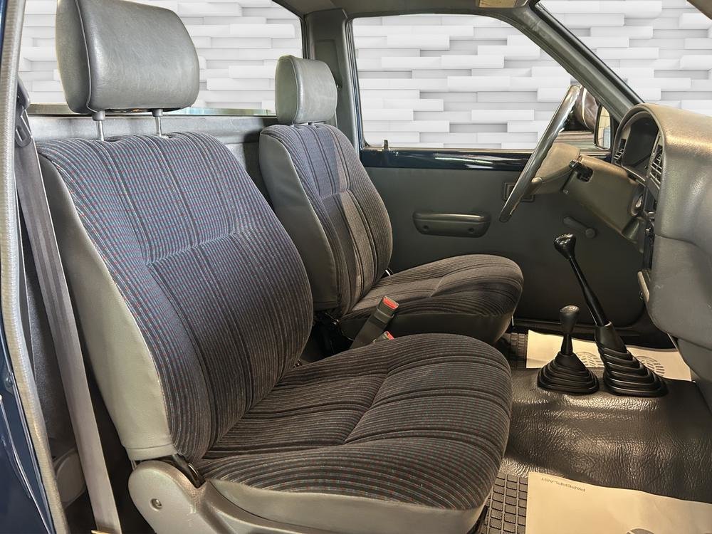 TOYOTA Hilux RN 110L-CRMDEW (X-TRA) Alubrücke, Benzin, Occasion / Gebraucht, Handschaltung - 6