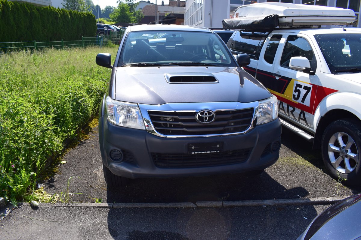 TOYOTA Hilux 2.5D 4WD Double Cab Luna