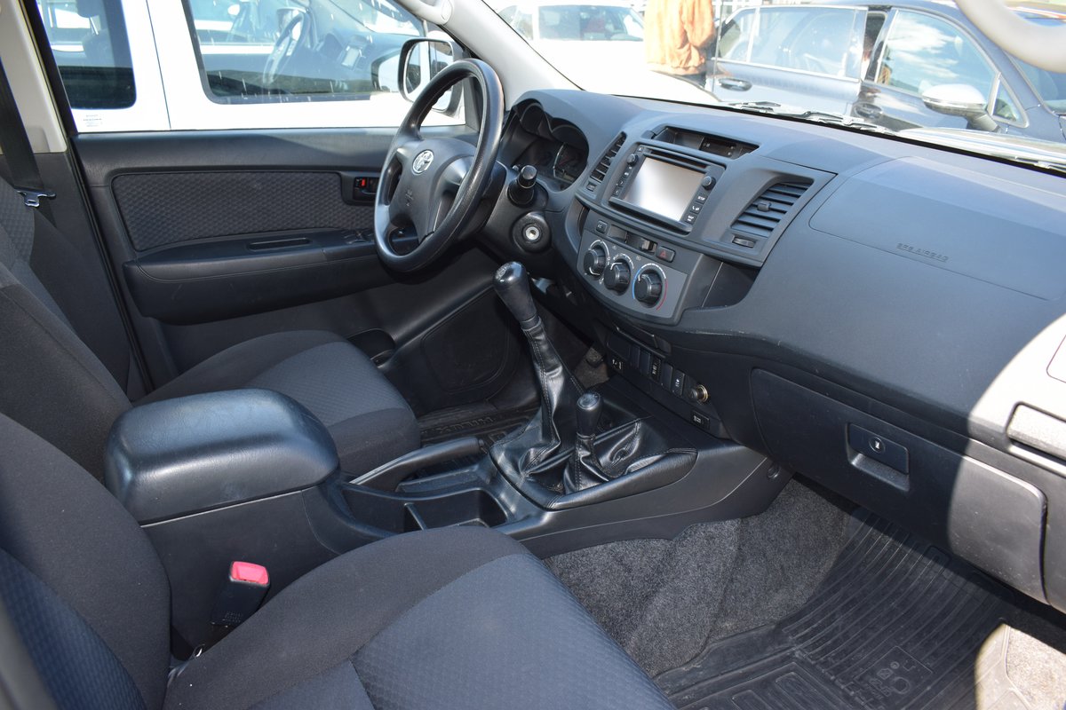 TOYOTA Hilux 2.5D 4WD Double Cab Luna, Diesel, Occasion / Gebraucht, Handschaltung - 7