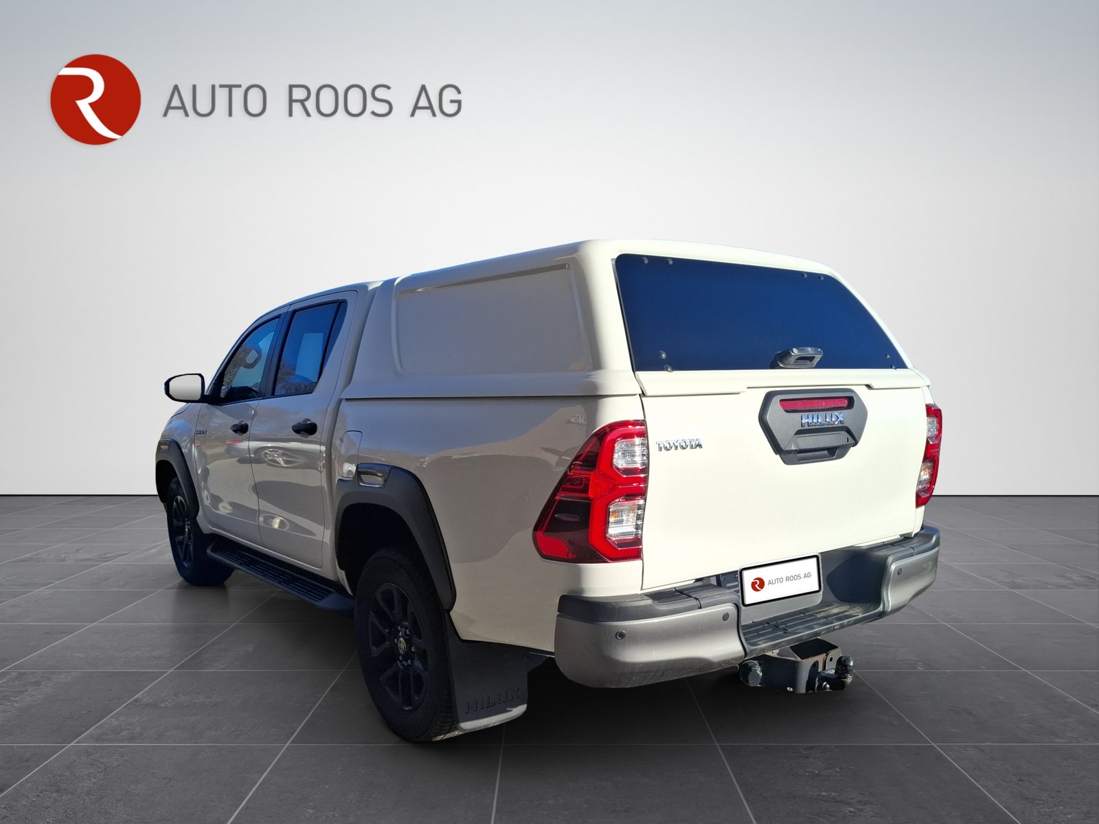 TOYOTA Hilux 2.8D-4D Invincible Double Cab 4x4 A, Diesel, Occasioni / Usate, Automatico - 4