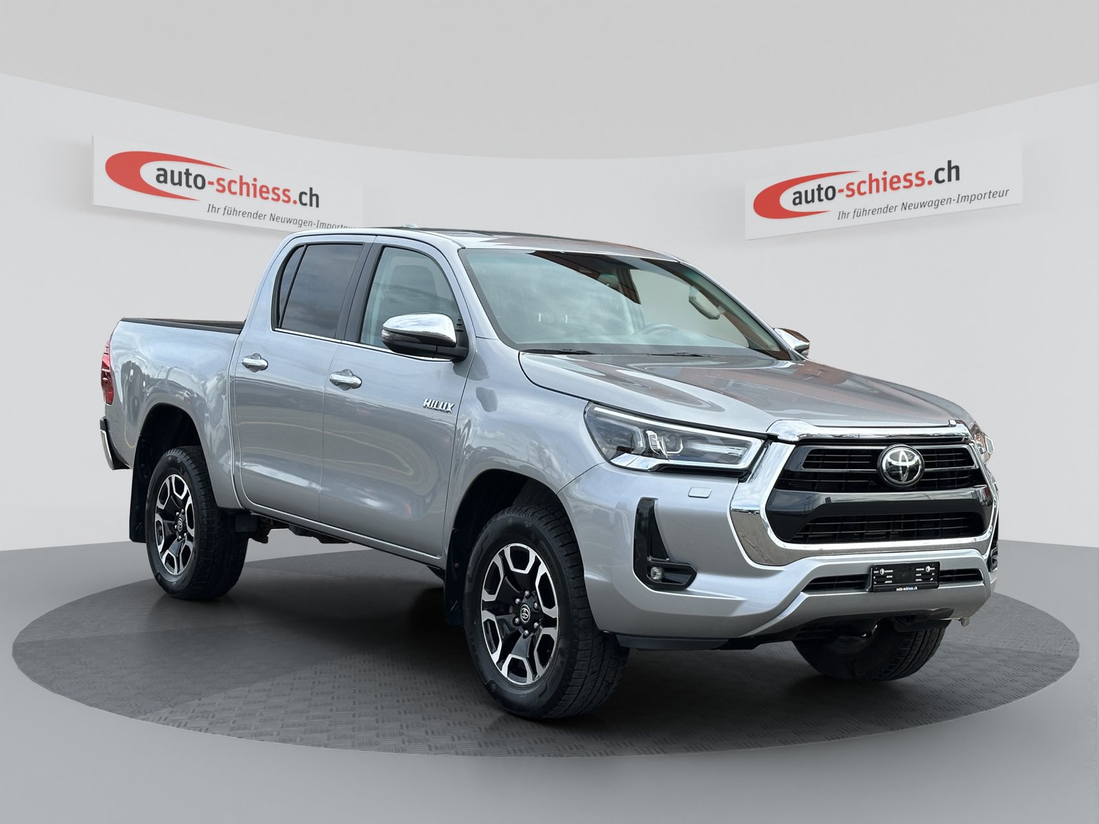 TOYOTA Hilux 2.8D-4D Double Cab Duty 4x4 A