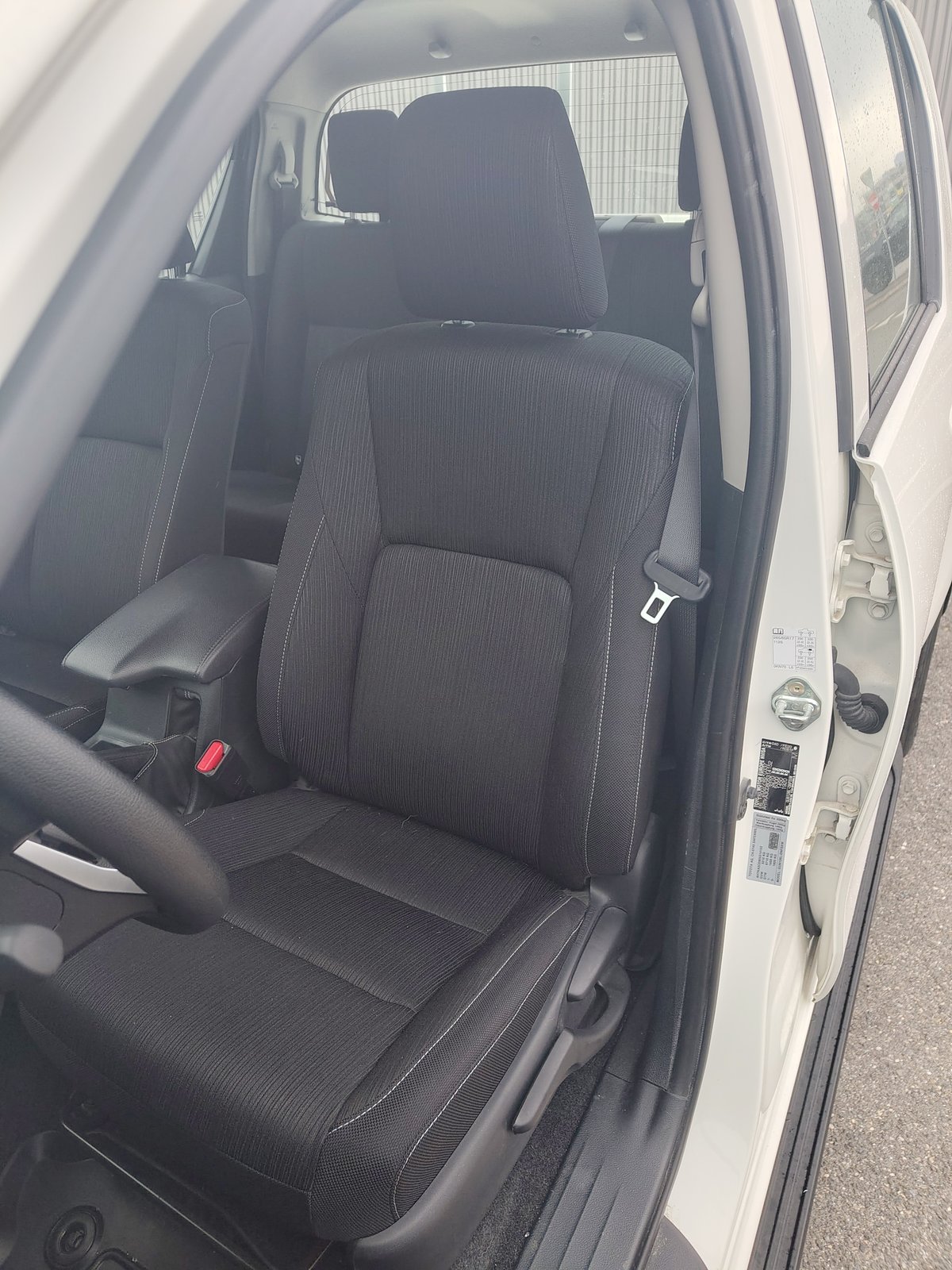 TOYOTA Hilux 2.8d Comfort Double Cab 4x4 avec crochet d'atte, Diesel, Occasioni / Usate, Manuale - 6