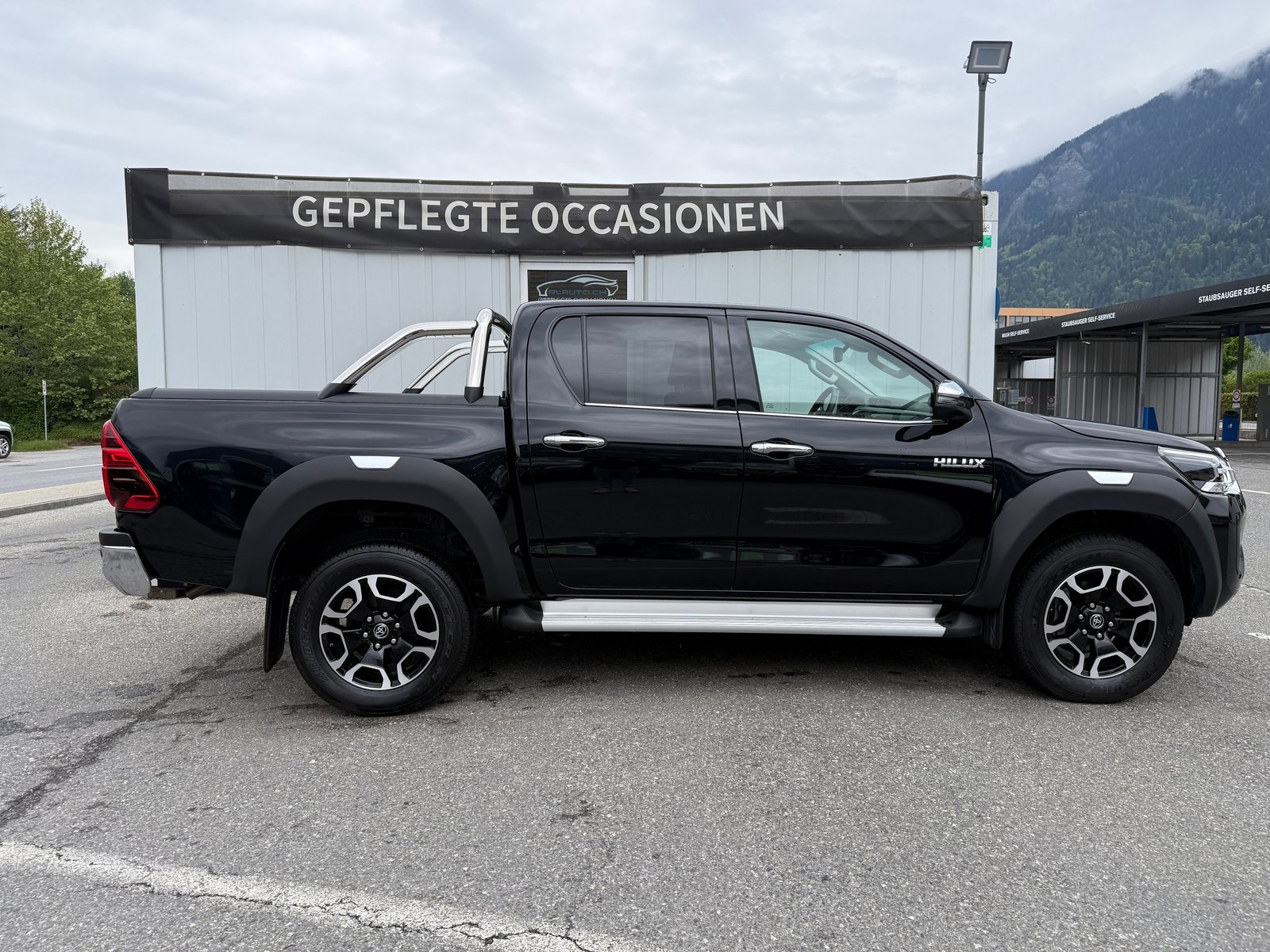 TOYOTA Hilux 2.8d MHEV Invincible Double Cab 4x4 A, Mild-Hybrid Diesel/Elektro, Occasion / Gebraucht, Automatik - 3