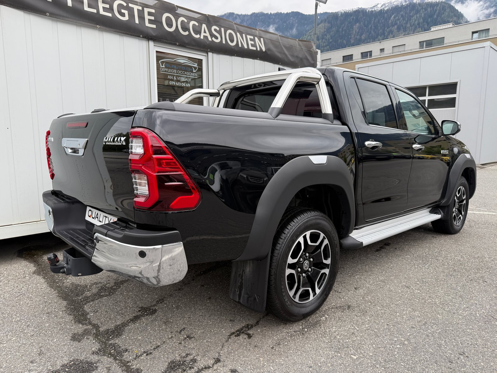 TOYOTA Hilux 2.8d MHEV Invincible Double Cab 4x4 A, Mild-Hybrid Diesel/Elektro, Occasion / Gebraucht, Automatik - 4