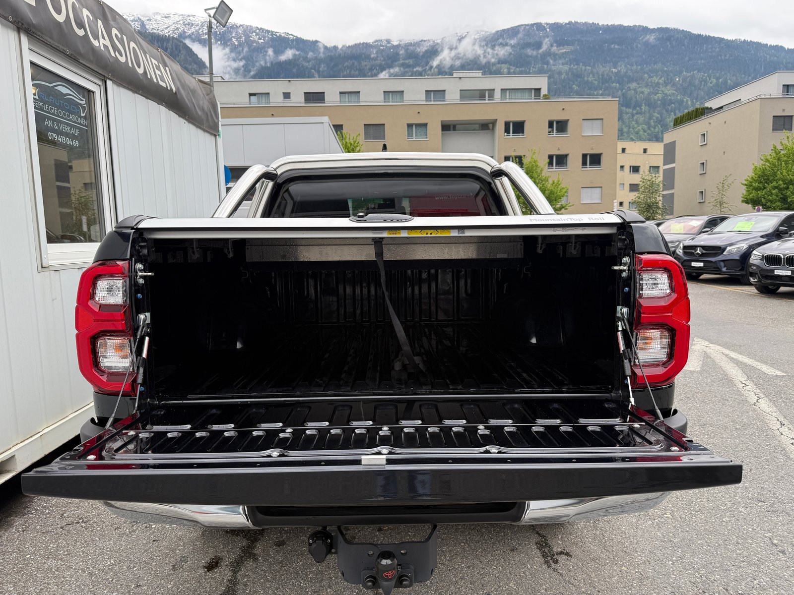 TOYOTA Hilux 2.8d MHEV Invincible Double Cab 4x4 A, Mild-Hybrid Diesel/Elektro, Occasion / Gebraucht, Automatik - 6