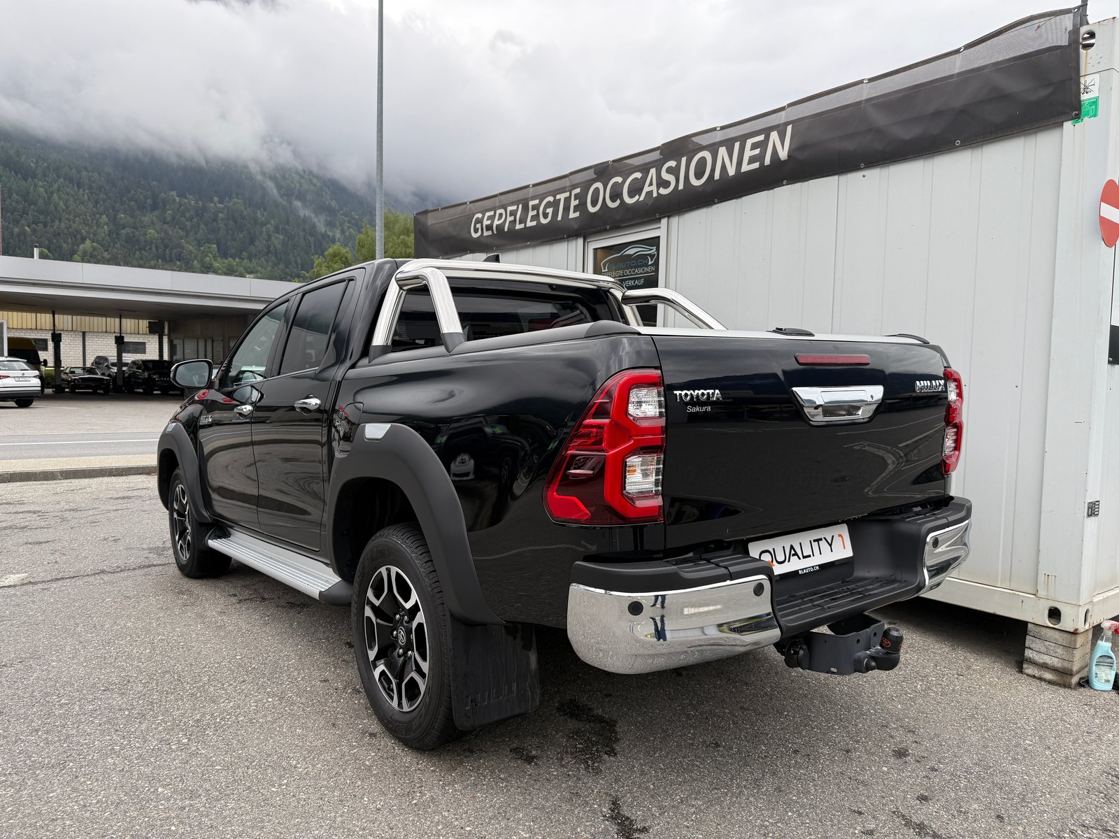 TOYOTA Hilux 2.8d MHEV Invincible Double Cab 4x4 A, Mild-Hybrid Diesel/Elektro, Occasion / Gebraucht, Automatik - 7