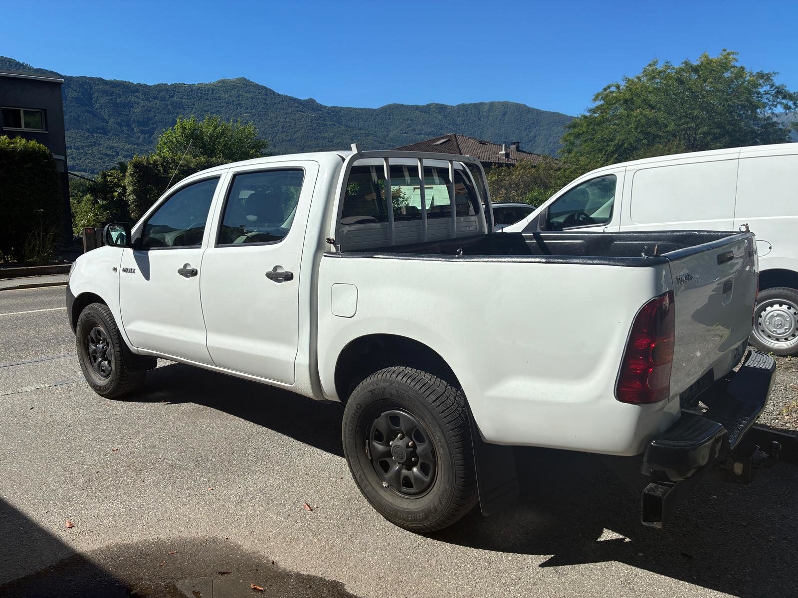 TOYOTA Hilux 4x4 DoubleCab LineaLuna, Diesel, Occasion / Gebraucht, Handschaltung - 5