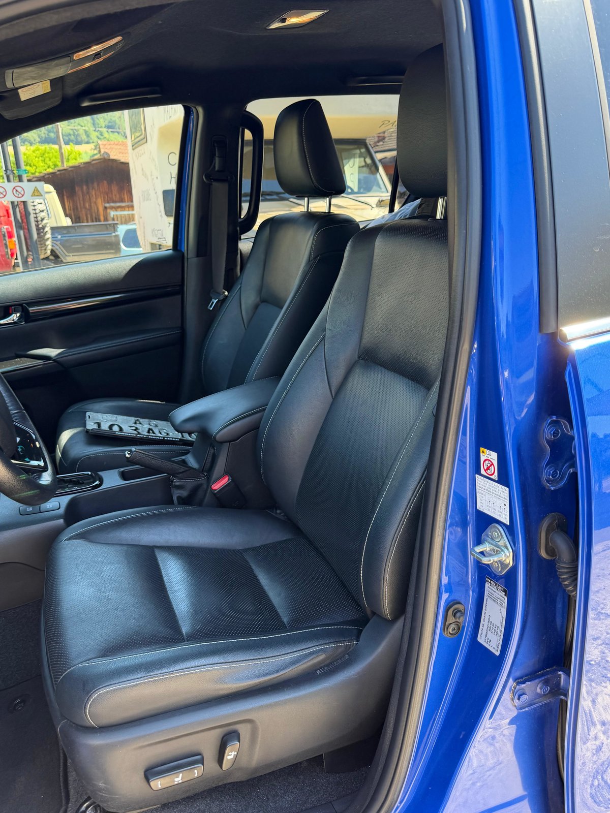 TOYOTA Hilux 2.4-4D Invincible Double Cab 4x4 A, Diesel, Occasion / Gebraucht, Automatik - 5