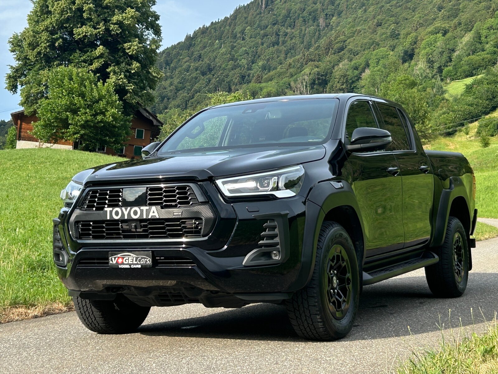 TOYOTA Hilux 2.8D GR Sport 230PS Double Cab 4x4 A