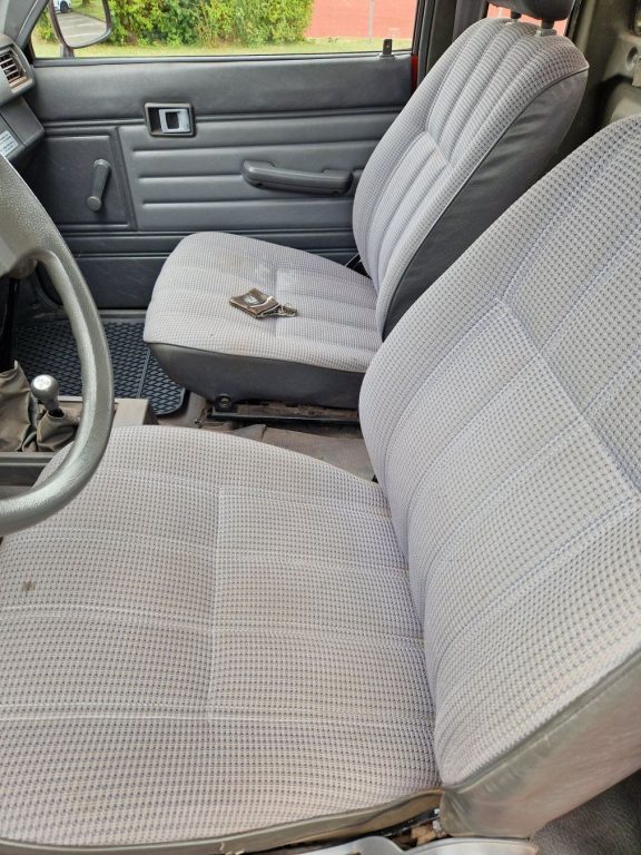 TOYOTA HILUX 4WD, Petrol, Second hand / Used, Manual - 4