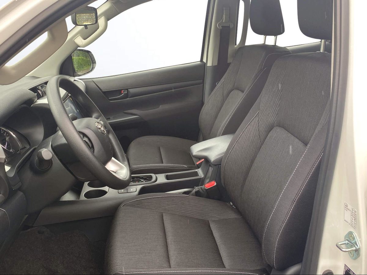 TOYOTA Hilux Double Cab.-Pick-up 2.4 D-4D 150 Comfort, Diesel, Neuwagen, Automatik - 5