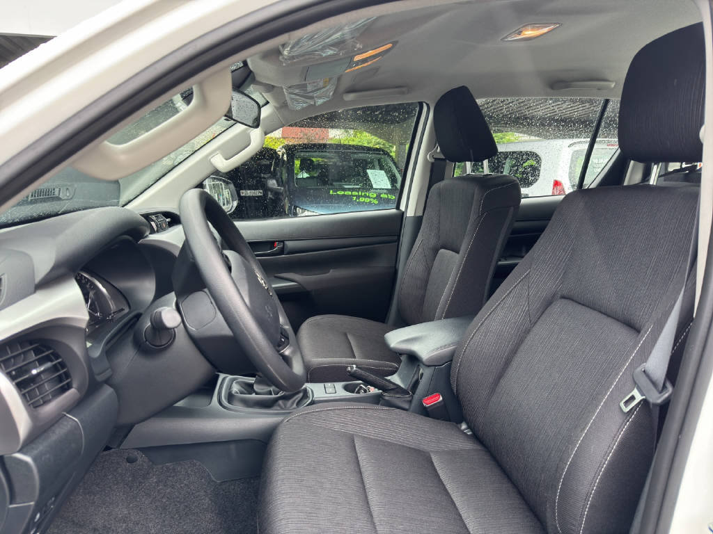 TOYOTA Hilux Double Cab.-Pick-up 2.8 D-4D 204 Comfort, Diesel, Neuwagen, Handschaltung - 7