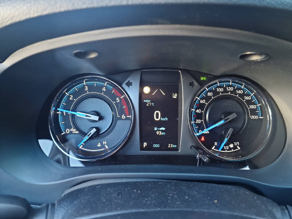 TOYOTA Hilux Double Cab.-Pick-up 2.8 D-4D MHEV 204 Invincible, Mild-Hybrid Diesel/Electric, New car, Automatic - 7