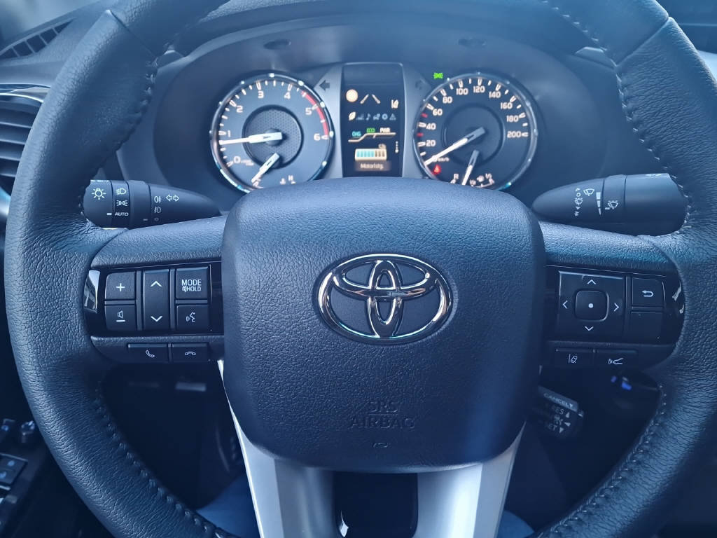 TOYOTA Hilux Double Cab.-Pick-up 2.8 D-4D 204 Style MHEV, Hybride Léger Diesel/Électricité, Voiture nouvelle, Automatique - 6