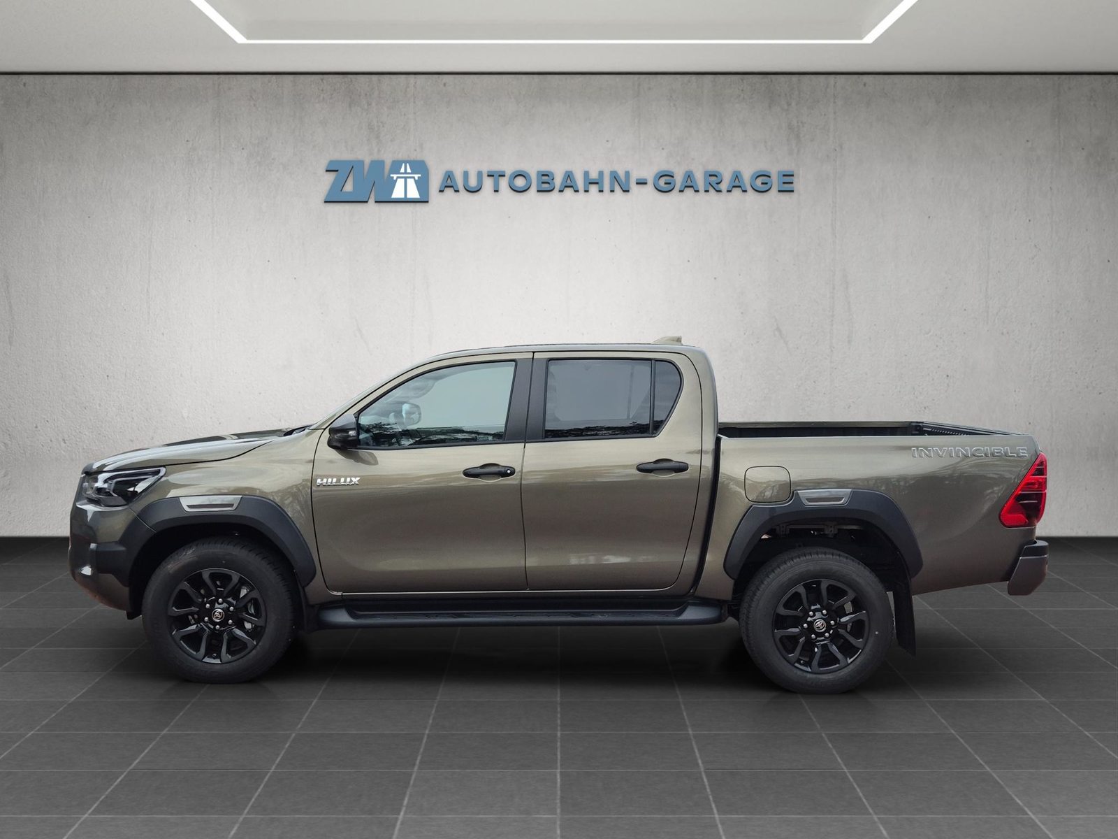 TOYOTA Hilux Double Cab.-Pick-up 2.8 D-4D MHEV 204 Invincible, Hybride Léger Diesel/Électricité, Voiture nouvelle, Automatique - 2