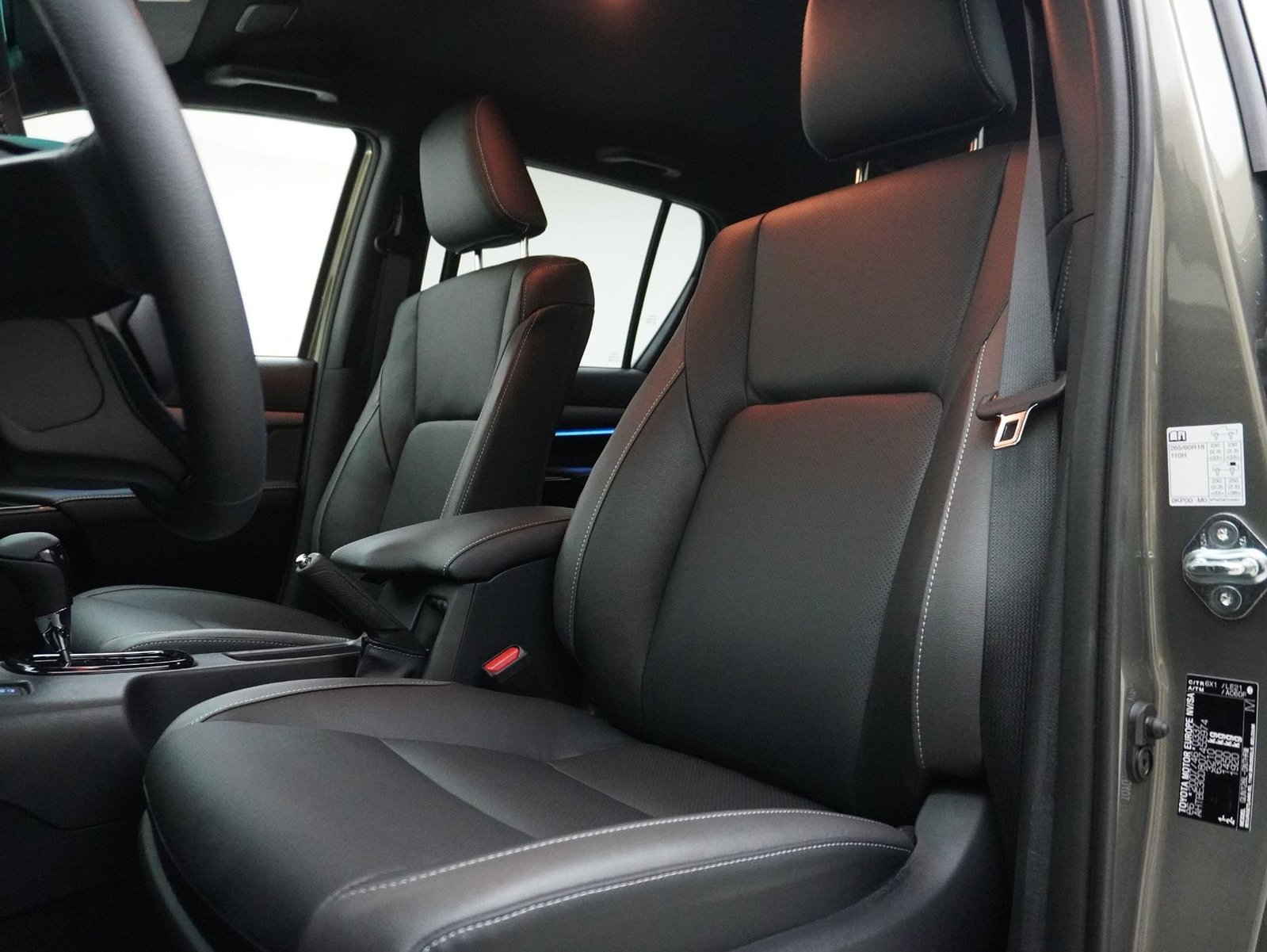 TOYOTA Hilux Double Cab.-Pick-up 2.8 D-4D MHEV 204 Invincibl, Diesel, Voiture nouvelle, Automatique - 6