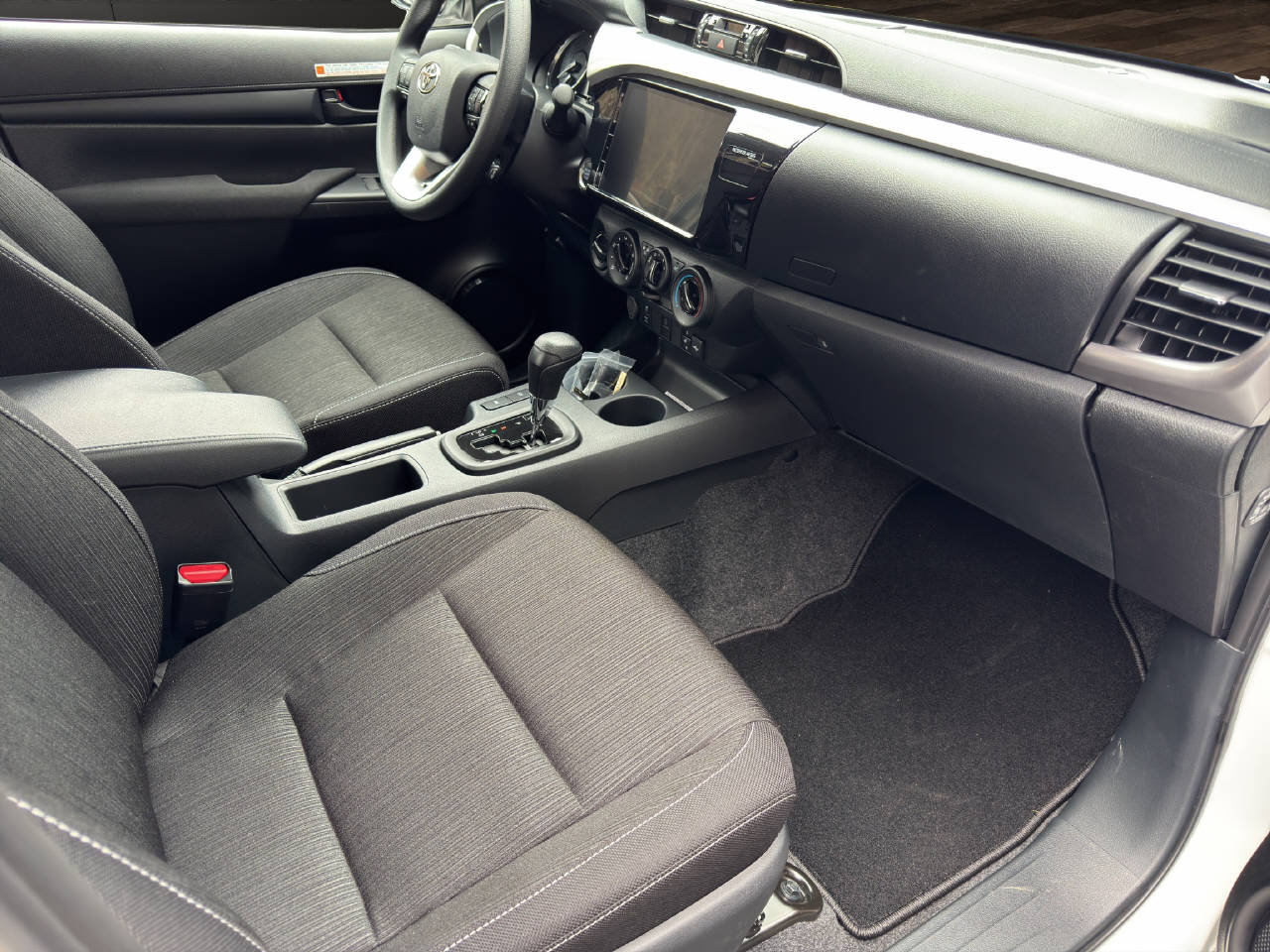 TOYOTA Hilux Double Cab.-Pick-up 2.4 D-4D 150 Comfort, Diesel, New car, Automatic - 7