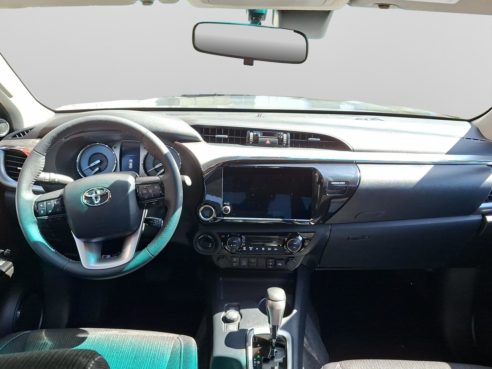 TOYOTA Hilux Double Cab.-Pick-up 2.8 D-4D MHEV 204 Style, Hybride Léger Diesel/Électricité, Voiture nouvelle, Automatique - 7