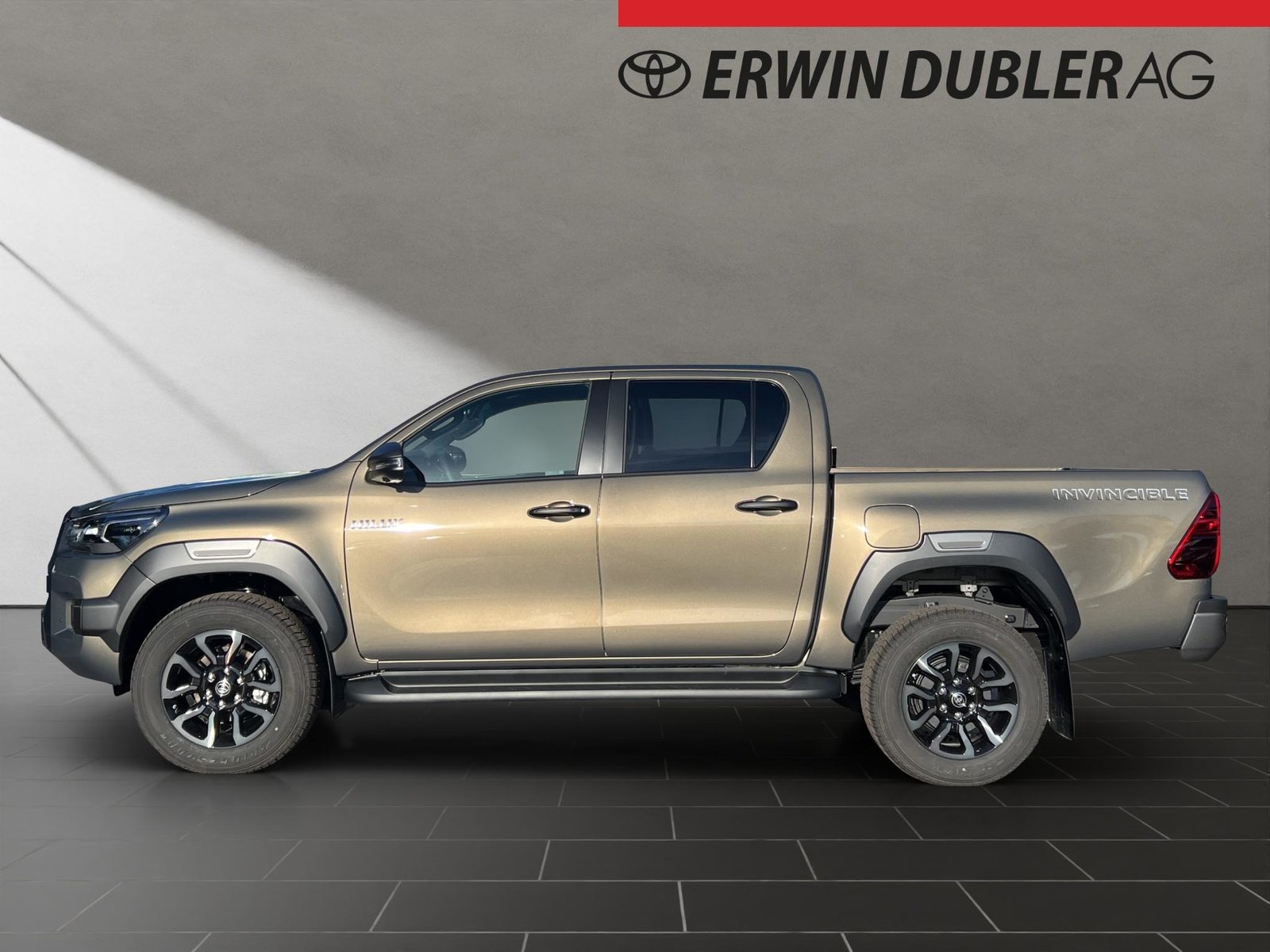 TOYOTA Hilux Double Cab.-Pick-up 2.8 D-4D MHEV 204 Invincible, Mild-Hybrid Diesel/Elektro, Neuwagen, Automatik - 2